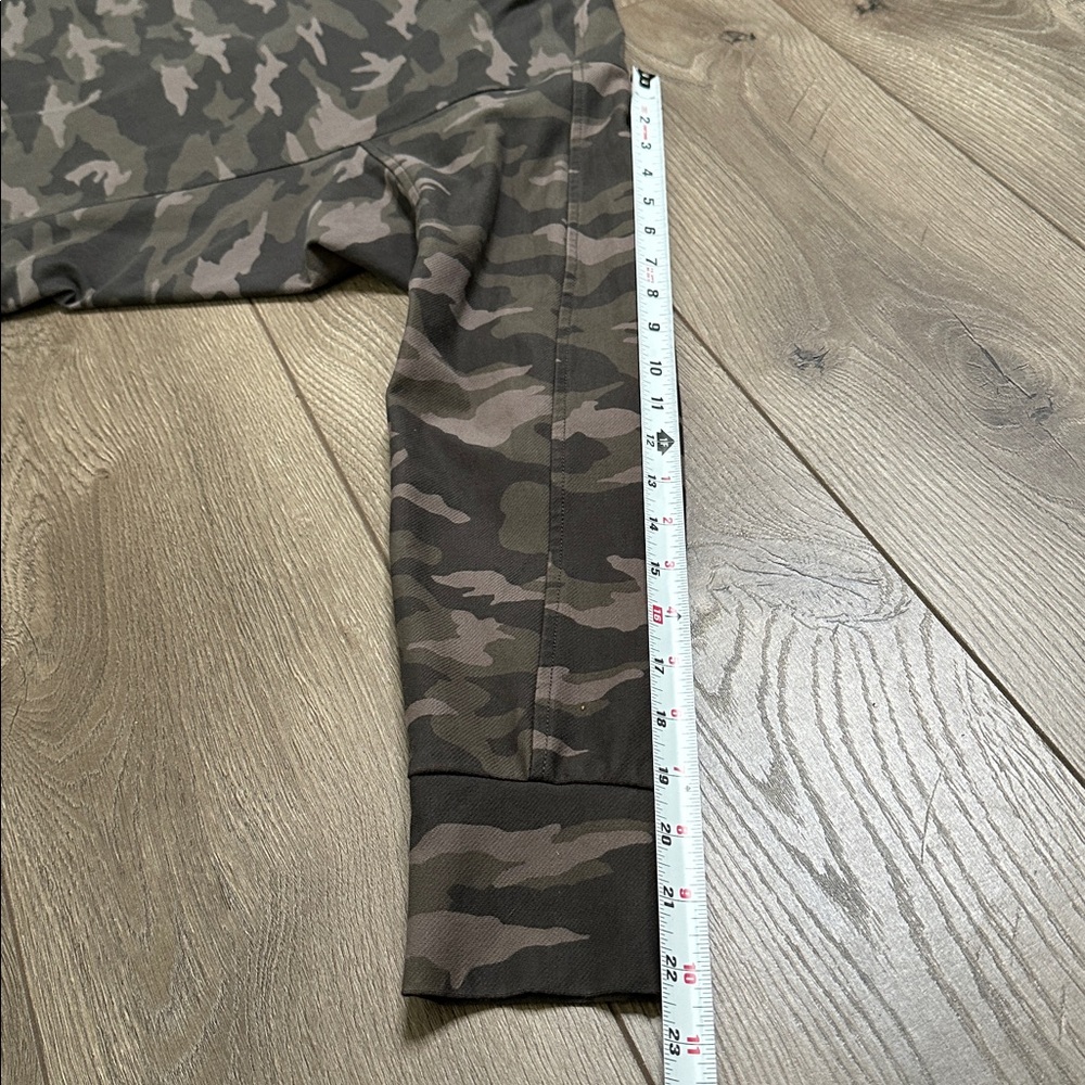 Athleta Farallon‎ Pullover Hoodie Green Camo Size Small/Medium - Picture 12 of 14